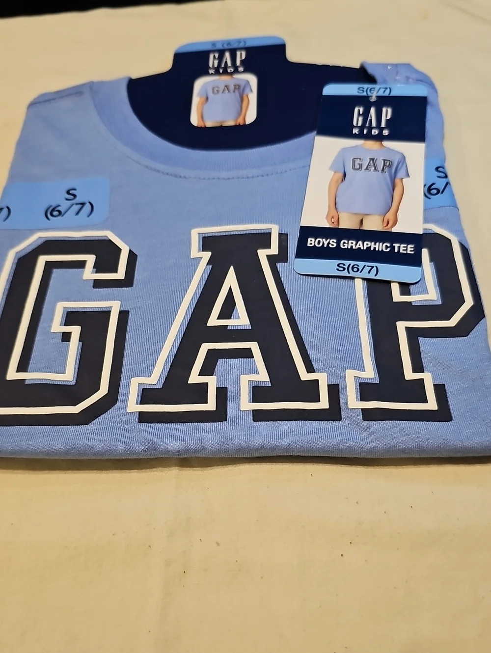 NWT SIZE S 6/7 Boys/Unisex-GAP Light Blue Boys Graphic Tee with Navy Lettering